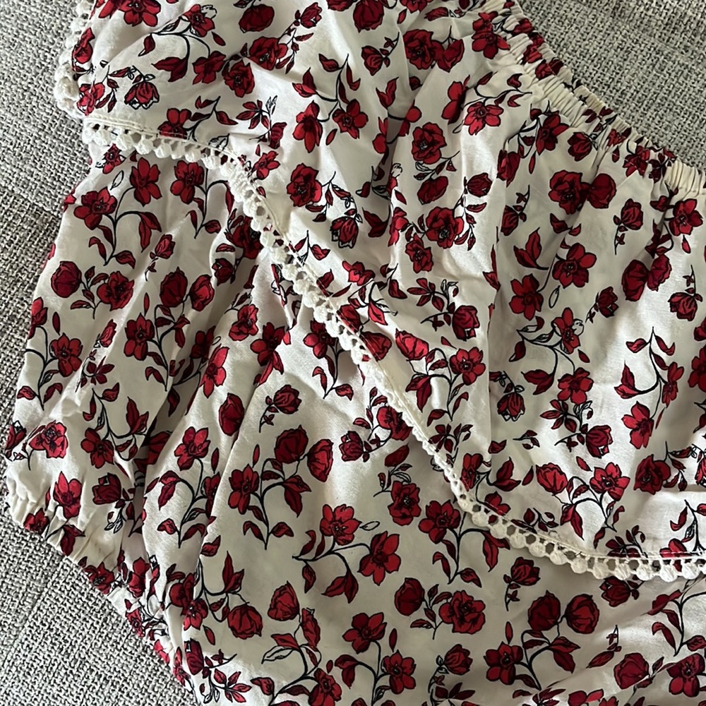 Floral Ruffle Off Shoulder Crop Top - Picture 4 of 4